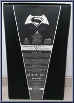Armored Batman (Battle Damaged) from Batman - Batman v Superman manufactured by Hot Toys [Back]