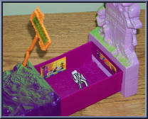 Vanishing Vault from Beetlejuice - Accessories manufactured by Kenner [Loose]
