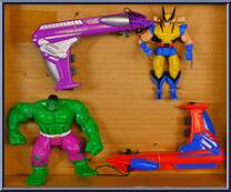 Raging Hulk vs Slashing Wolverine Action Figure