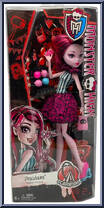 Draculaura from Monster High - Scarnival manufactured by Mattel [Front]