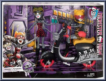 Meowlody & Purrsephone (Scooter) from Monster High - Wheelin' Werecats manufactured by Mattel [Front]