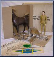 Gold Knight - Sir Gordon & Big Bravo Action Figure