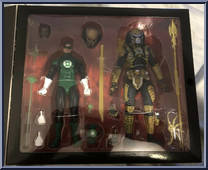 Green Lantern vs Predator from Predators - Exclusives manufactured by Neca [Front]
