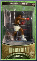Muhammad Ali (1975 Thrilla in Manila) from Pro Shots - Basic Series manufactured by Upper Deck [Front]