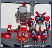 Optimus Prime from Transformers - Robots in Disguise (2001) - Super Class manufactured by Hasbro [Robot Mode]
